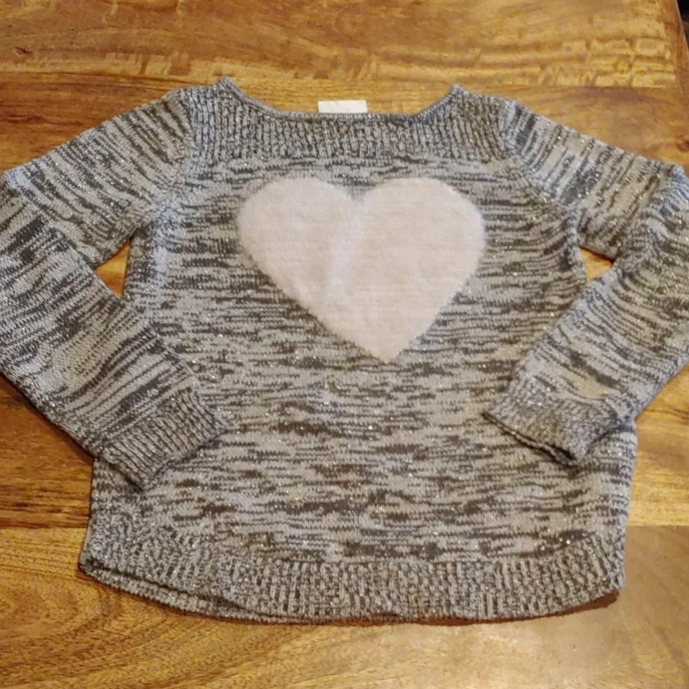 Crazy 8s Heart Sweater size 5/6